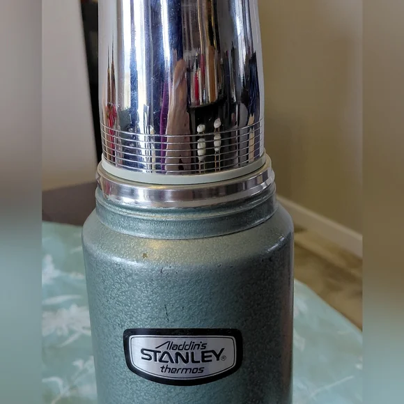 Vintage Stanley Metallic Green Thermos W/ Brown Carrying Case - Picture 6 of 13
